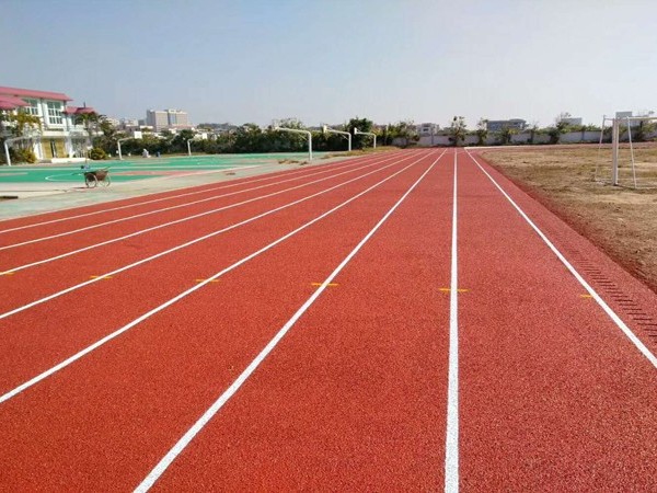 新国标混合型跑道