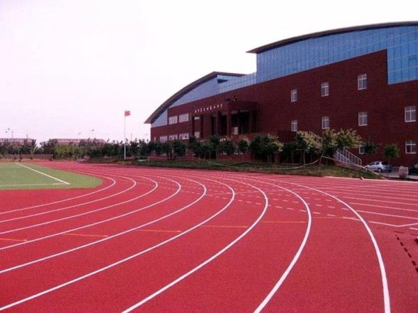 新国标透气型塑胶跑道